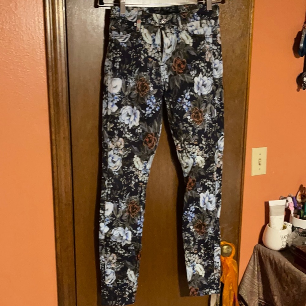 Skinny floral jeans